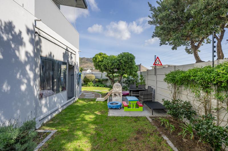 2 Bedroom Property for Sale in Fish Hoek Western Cape